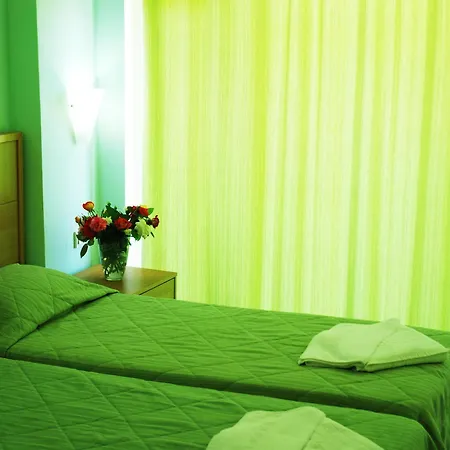 Admiral De Luxe Hotel 2*