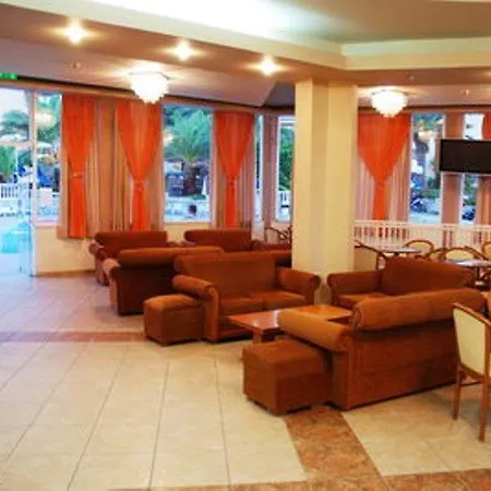 Admiral De Luxe Hotel