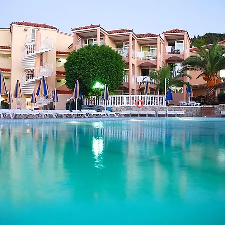 Admiral De Luxe Hotel 2*