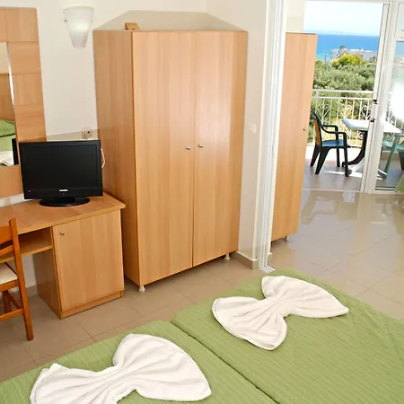 Admiral De Luxe Hotel