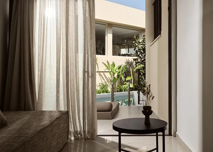 Admiral De Luxe Hotell 2*