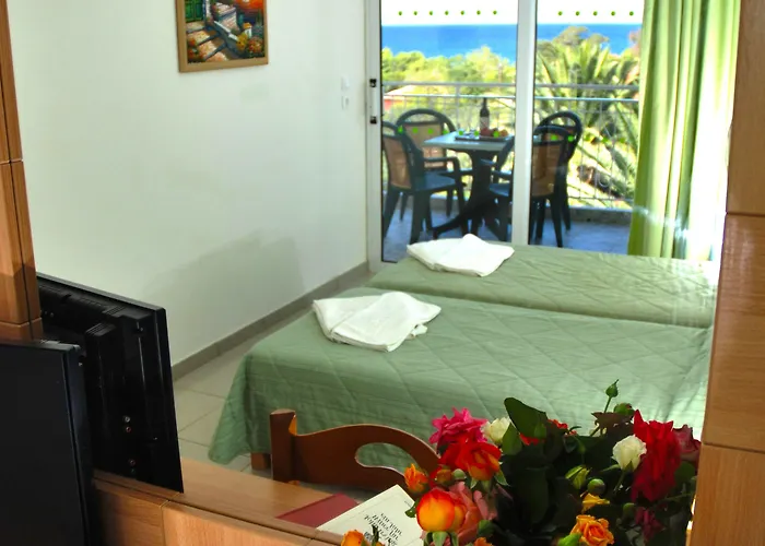 Admiral De Luxe Argassi