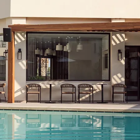 Admiral De Luxe Argassi